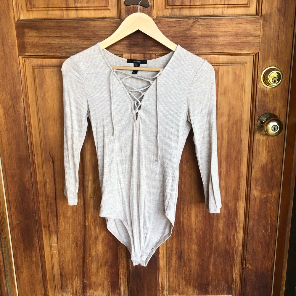 🌞 Forever 21 lace up nude / cream bodysuit